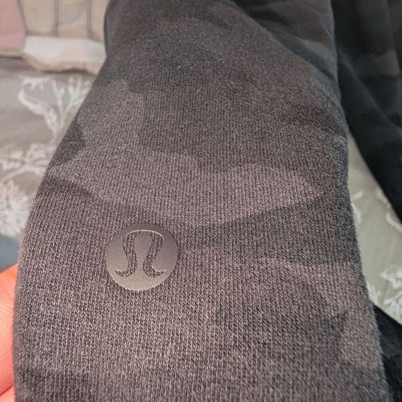 Lululemon Scuba High-Rise French Terry Jogger Sweatpant Camo Deep Coal Size 4 - Picture 6 of 7